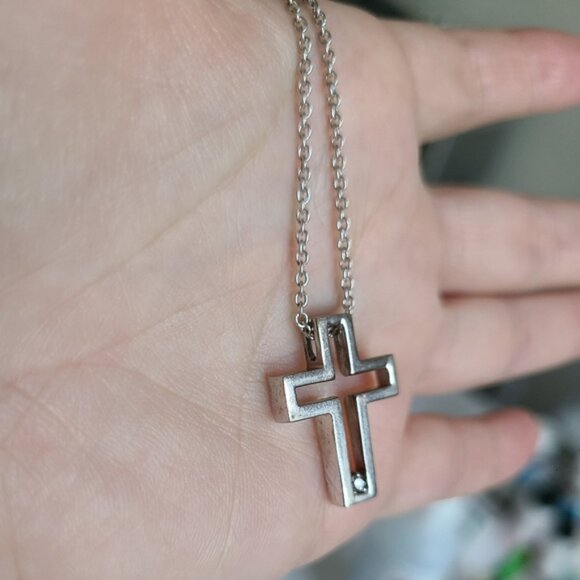 Vintage Sterling Silver Chunky CZ Crystal Cross Pendant Necklace - Picture 12 of 13